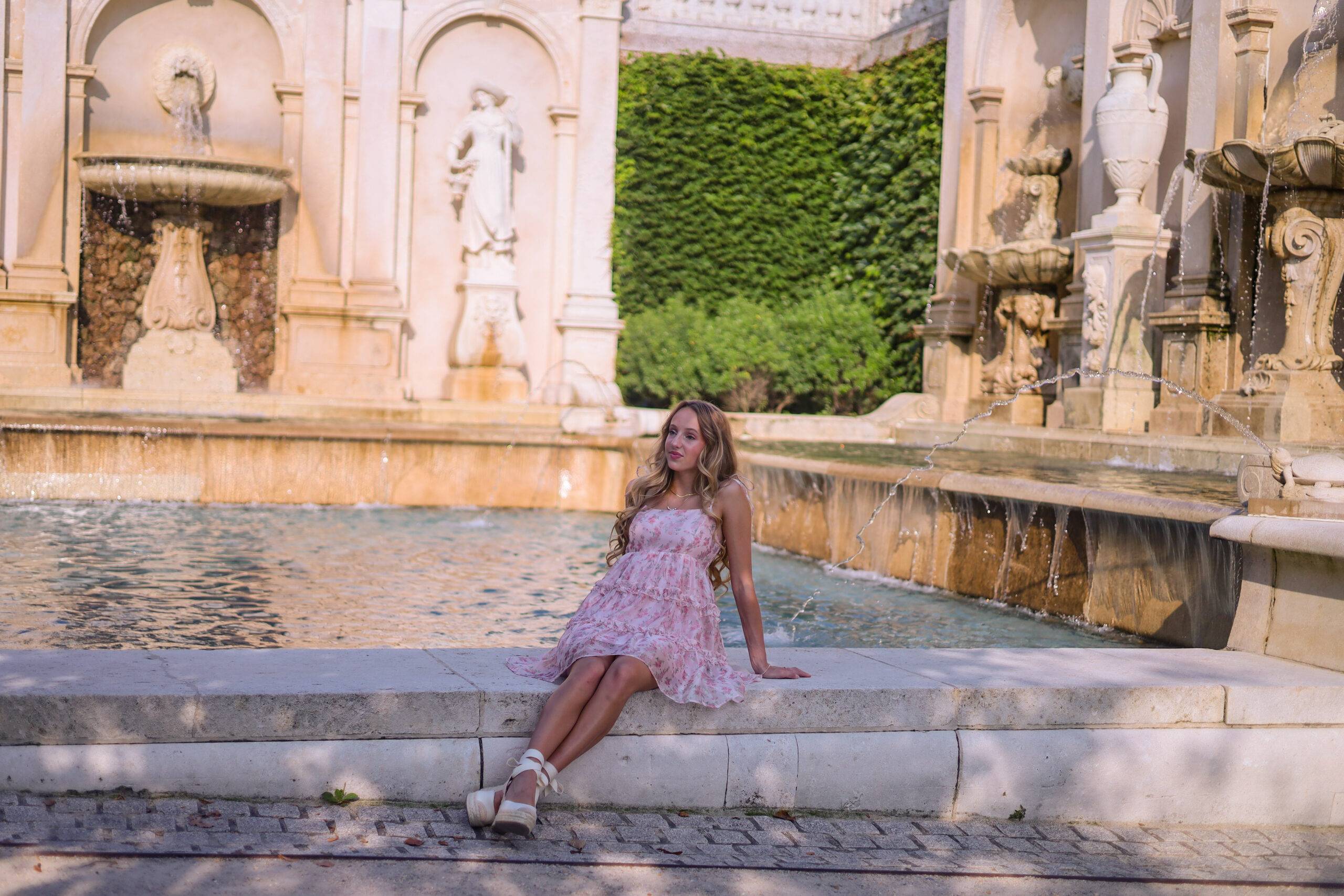 Featured image for “A Classy Longwood Gardens Senior Shoot”